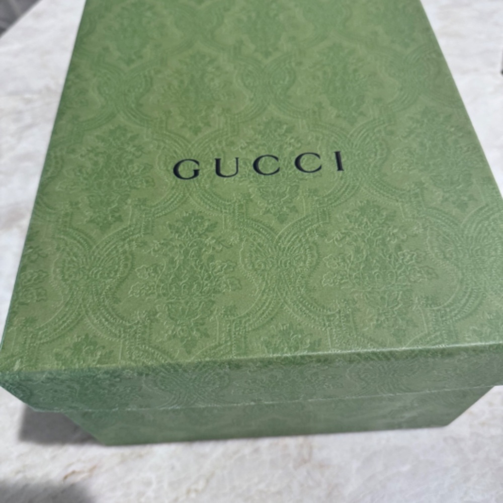 Women's Gucci Loafer - Picture 6 of 6